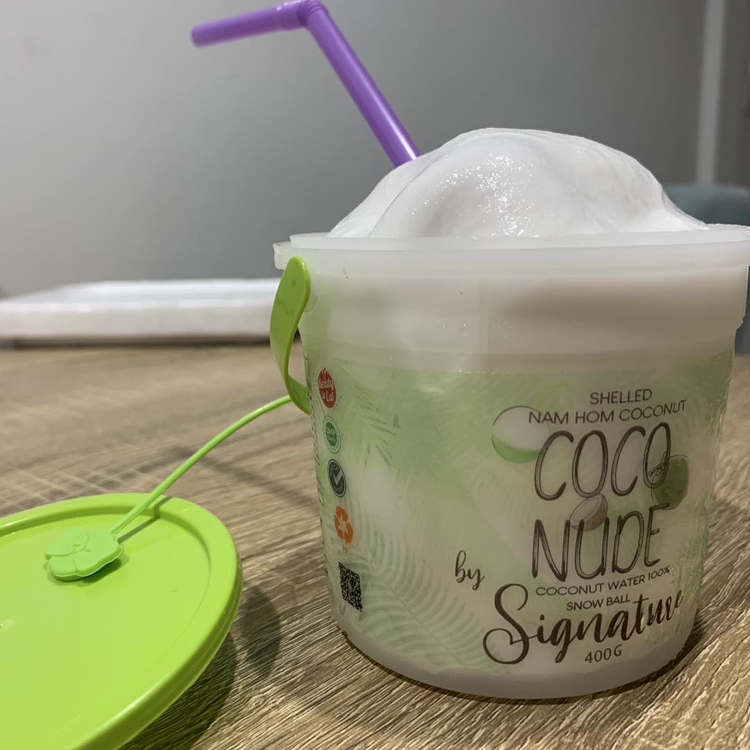 มะพร้าวถอดเสื้อ Coconude - Nam Hom Coconut Snowball