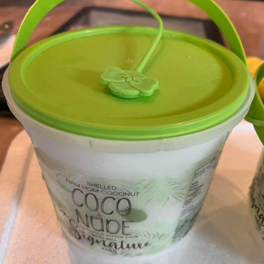 มะพร้าวถอดเสื้อ Coconude - Nam Hom Coconut Snowball