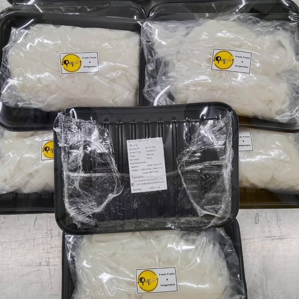 เส้นใหญ่สด(ตราดอกบัว) 500ก / Flat Rice Noodle 500g