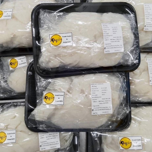 เส้นใหญ่สด(ตราดอกบัว) 500ก / Flat Rice Noodle 500g