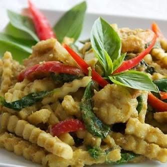 ยอดมะพร้าวอ่อน 500 กรัม / young coconut shoots 500 g