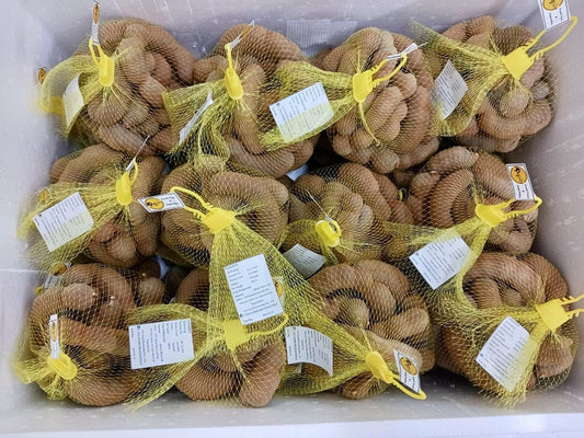 มะขามหวานขาหมู 500 กรัม / Sweet tamarind with pig-leg–shaped pods 500g